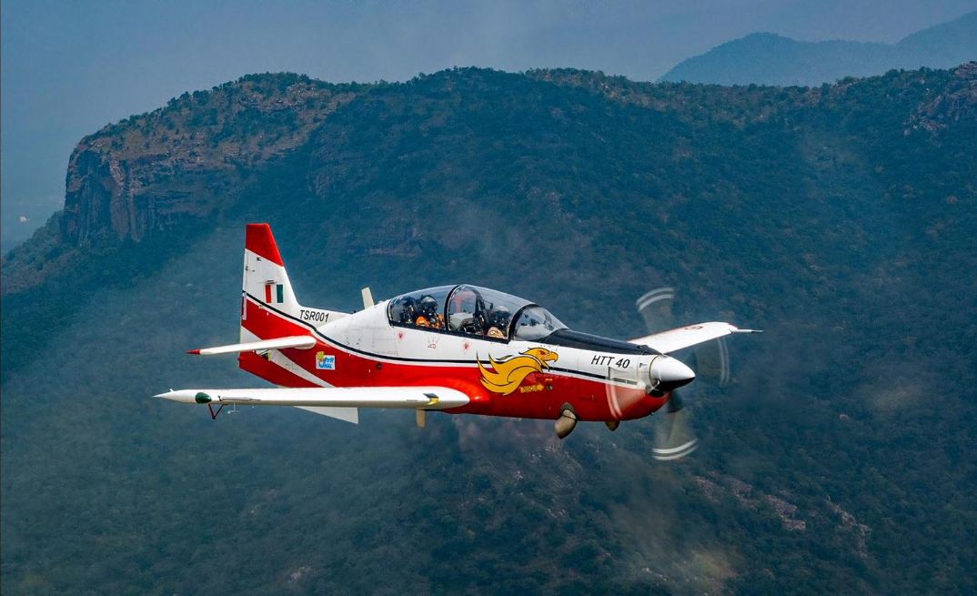 स्वदेशी HTT-40 ट्रेनर विमान को लेकर रक्षा क्षेत्र में अहम अपडेट
